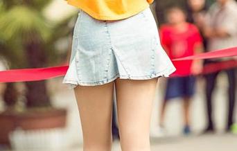 AISS爱丝(钻石版) – 修女不只是信仰，赵梦洁的作品让人忍不住想多看几眼。