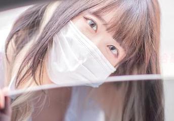 教室里的Aram(아람)：一场光与影的奇妙合集