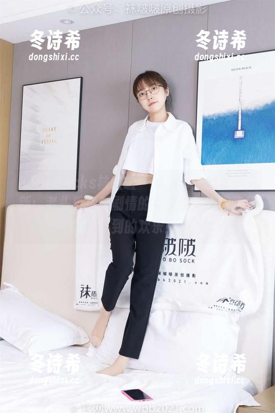BoBoSocks袜啵啵-奶油 BoBoSocks袜啵啵 - 奶油带来的写真更新:老头乐挠脚剧情的花絮版,给你意想不到的欢乐!