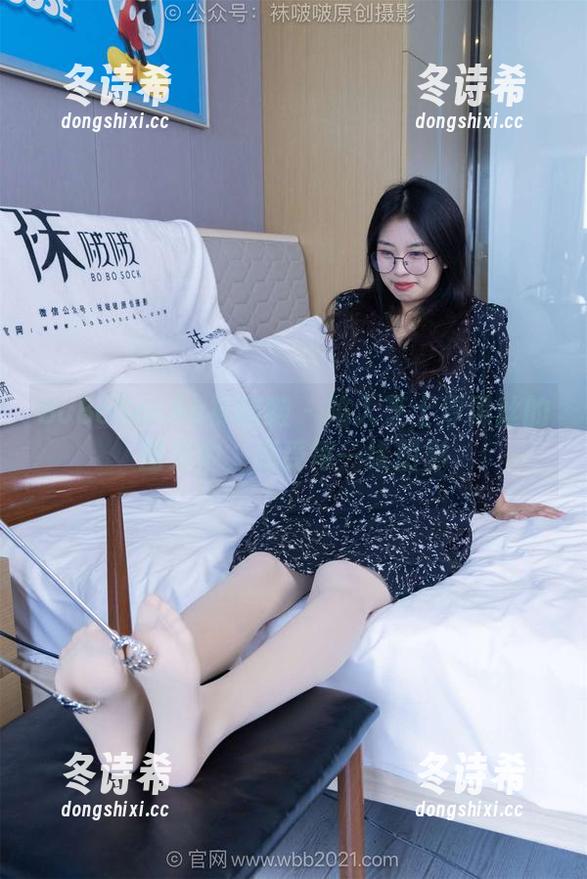BoBoSocks袜啵啵-芝士 BoBoSocks袜啵啵 - 陷入芝士厚黑丝的图集中,感受每一缕阴影