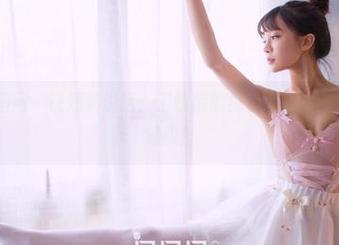 GIRLT果团网 – 让短裤说话：丁晓楠的免费写真，看她如何幽默驾驭！