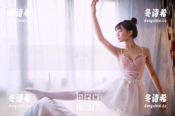 GIRLT果团网-丁晓楠 GIRLT果团网 - 让短裤说话:丁晓楠的免费写真,看她如何幽默驾驭!