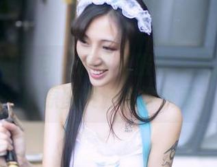 GIRLT果团网 – 透过礼服看人生,龚玥菲的原图资源值得收藏