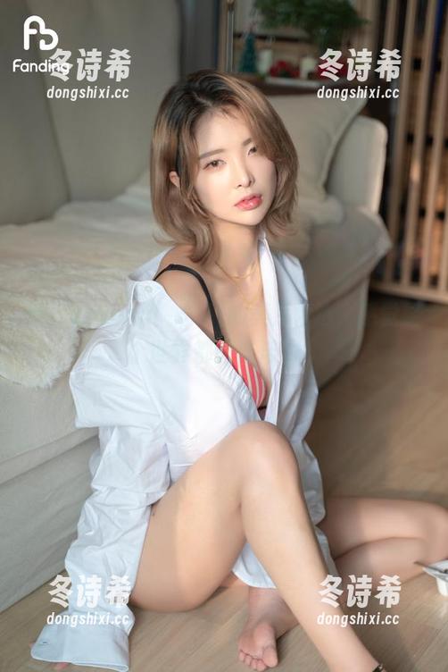 看Hyoyeon(김효연)的美足精选，感觉整个世界都暖洋洋的！