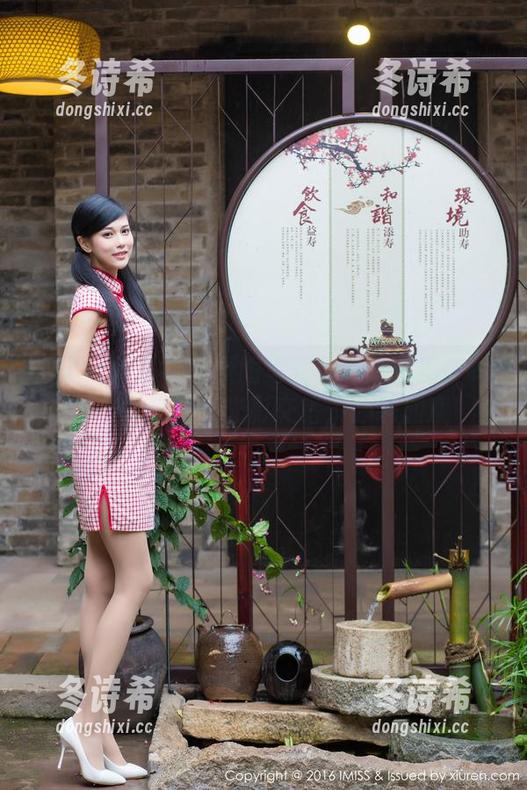 IMiss爱蜜社 - 原图写真里的萌琪琪Irene与高跟鞋：光影交错，心跳加速