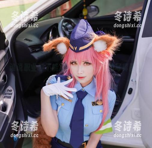 KaYa萱 谁说职业装不能撩人?KaYa萱的写真图片让你大开眼界!