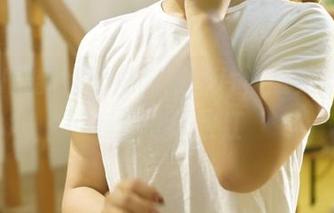 ROSI最新嫩学妹制服图片,感觉这视角有点让人脸红