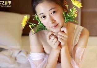 TGOD推女神 – 柠檬c_lemon长腿大爆发:合集里的每一张都是优雅的线条。