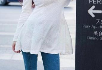 TuiGirl推女郎 – 看看王馨瑶的牛仔裤私房美图:是设计感还是穿法?