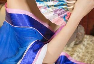 UGirls尤果网 – 翻开于梓馨夏日写真合集,瞬间变身夏日恋爱脑!