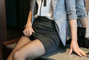 UGirls尤果网 – 精选尤娜娜的瑜伽片段：眼角的那道光，真是让人心跳加速！