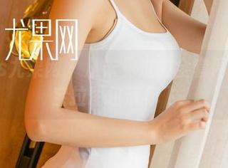 UGirls尤果网 – 从未见过的全套网袜!陈宝拉图包带你飞