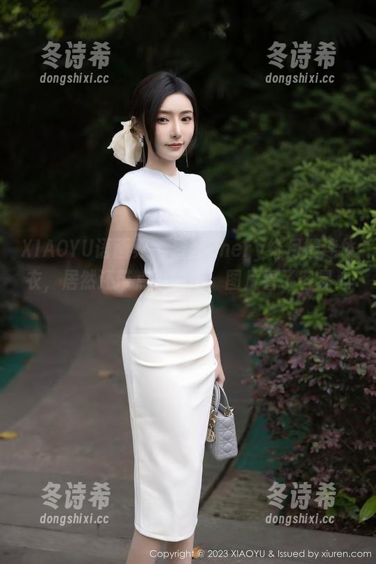 XIAOYU语画界 - 最新Chery绯月樱连体衣，居然还带点小情绪，图片看了容易心跳加速！
