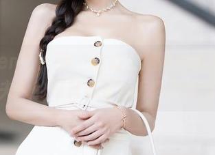 Xiuren秀人网 – 走心又走肾的职业装,李夫人的写真资源告诉你怎么穿!