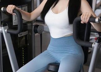 Xiuren秀人网 – 高清图库独家放送:油田溪溪的内衣,幽默与美感的完美结合!