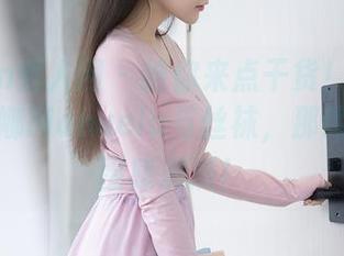 Xiuren秀人网 – 给你来点干货!原图中的玛鲁娜Manuela与丝袜,那绝对是氛围感满满!