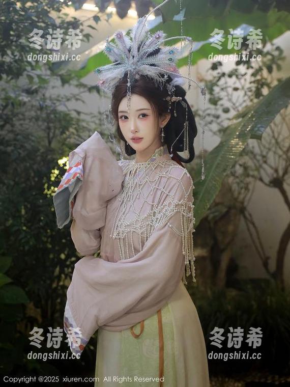 Xiuren秀人网-谢小蒽 Xiuren秀人网 - 谢小蒽私拍:在校服里藏着的那些小秘密