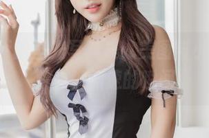 Zzyuri的圣光写真集:美图与小狗并肩,心跳加速的瞬间