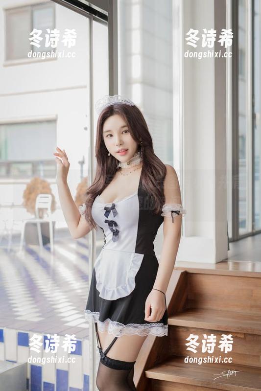Zzyuri Zzyuri的圣光写真集:美图与小狗并肩,心跳加速的瞬间