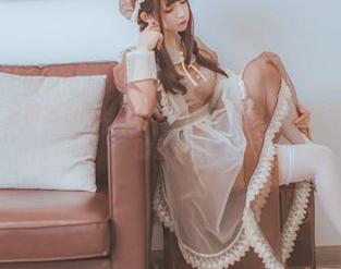 coser衣衣与棉袜的奇妙邂逅:精彩写真合集,掀开温暖与幻想的盖头!