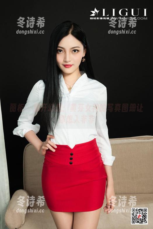 丽柜 - 展开幻想：黄芬女神的写真图册让你想入非非