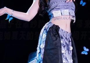 千反田鹿子在罩纱豹纹泳装中带来的照片,宛如夏天的梦,心情瞬间开了花