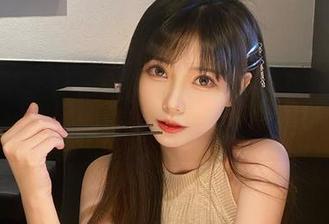 大肉丸Amiee的睡衣图集：一不小心让房间变得太过亲密