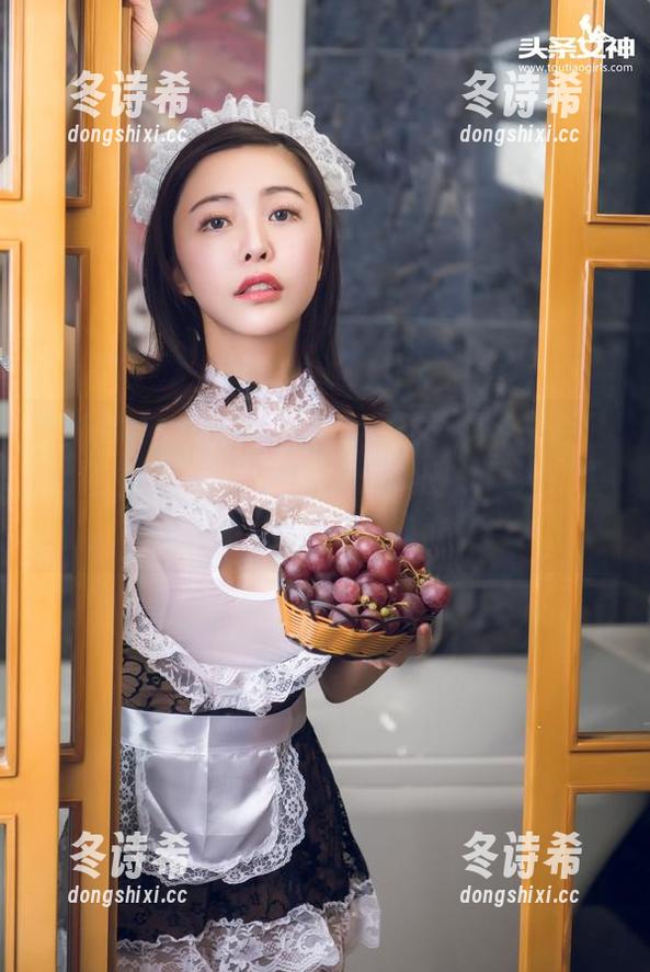 头条女神 - 捧住我的心！杨曼妮带来夏日全套图片，画面清新得仿佛刚从果汁机里倒出来！