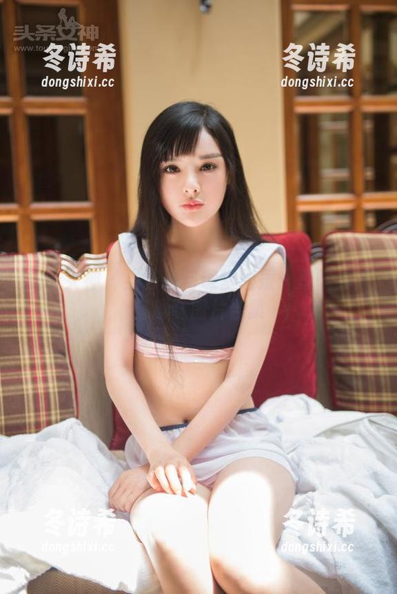 头条女神 - 当艺术与课堂碰撞：莫晓希教室趣味图片合集