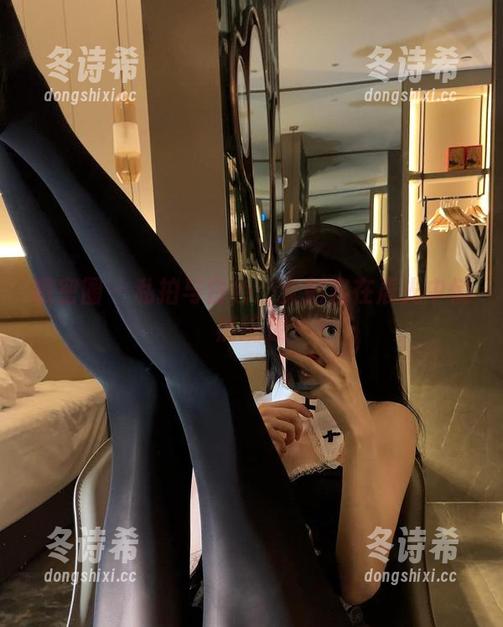 女刺客 微密圈 - 私拍与白色:女刺客在晨光中悄然绽放
