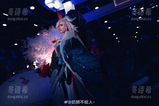奶狮不咬人 在线高清:奶狮不咬人的夏日,随光影舞动的夏季心情
