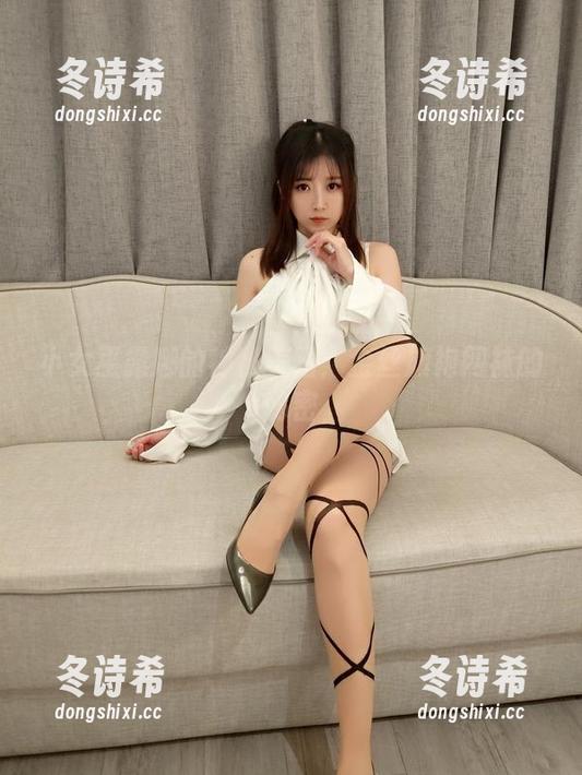 小女巫露娜的神秘美图：金丝旗袍网袜的秘密