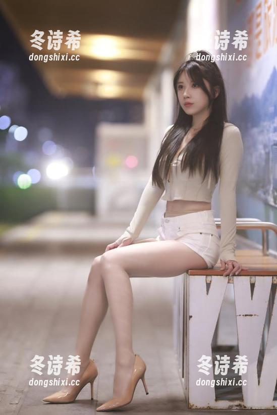 小女巫露娜毛衣照片，免费欣赏，让你想立刻穿上一件！