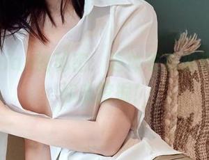 年年Nnian的秘密：连体衣私拍资源，等你来挖掘！