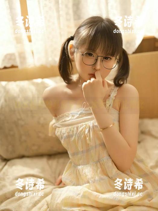 幼水铃衣 幼水铃衣的私房写真:水手服不止如此