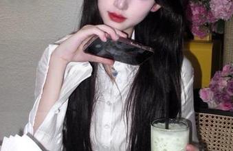 怡子yiii女仆精选cos,大概是来自漫画里的生活吧!
