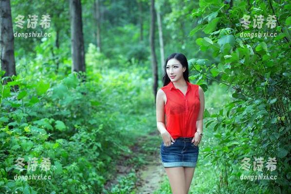 推女郎-李丽莎 推女郎 - 李丽莎裸足的秘密:每张图片都在撩动你的视线!