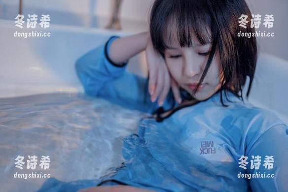 晕崽Zz 晕崽Zz自拍:高清写真中的小樱花,撒娇必看