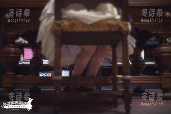 木花琳琳是勇者 木花琳琳是勇者又带来最新黑丝袜女子校生美图,真是让人想穿越回校园的纯真年代。