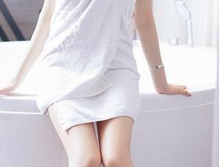 果团网 – 肉丝与光影:莫雅琪的全套写真,竟会让我脸红!
