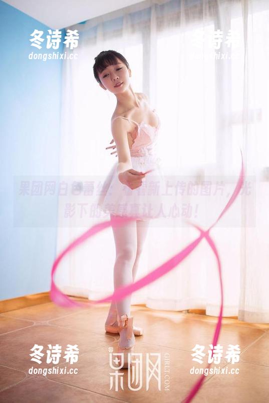 果团网 果团网白色蕾丝:看看新上传的图片,光影下的美感真让人心动!
