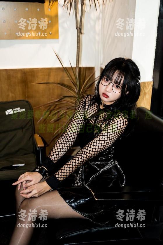 柒柒要乖哦 柒柒要乖哦的写真图库:少女记实录,这些照片比我自己还会撩。