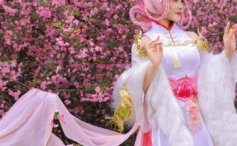 跟桃暖酱一起玩转婚纱:定制图集带你进入奇幻婚礼!