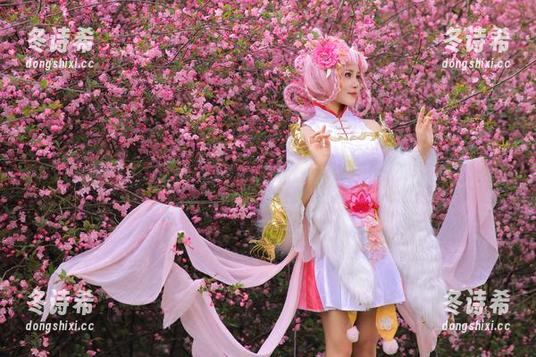 桃暖酱 跟桃暖酱一起玩转婚纱:定制图集带你进入奇幻婚礼!