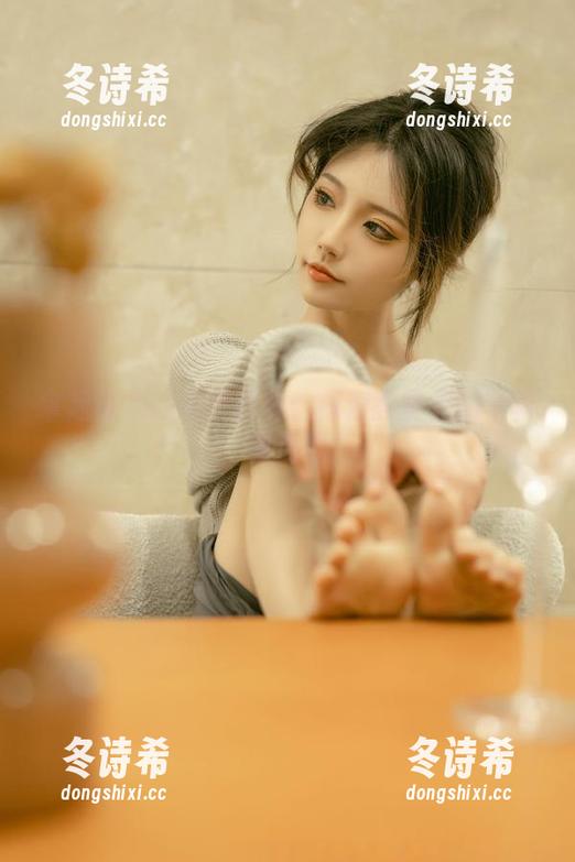 桃良阿宅 拿起课本的桃良阿宅:探索教室里的写真集资源