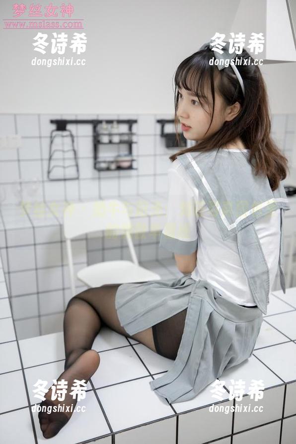梦丝女神-刘诺 梦丝女神 - 奶牛与阳光:刘诺写真图包里的懒散幸福感