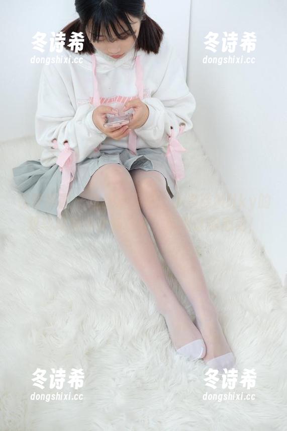 森萝财团-小奶糕Milky 森萝财团 - 这就是福利!小奶糕Milky的双马尾美少女穿白丝,原图让你心动!