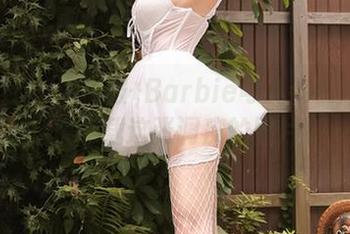 波萝社 – 体操服+Barbie可儿=绝妙组合,快下载这张调皮的照片!