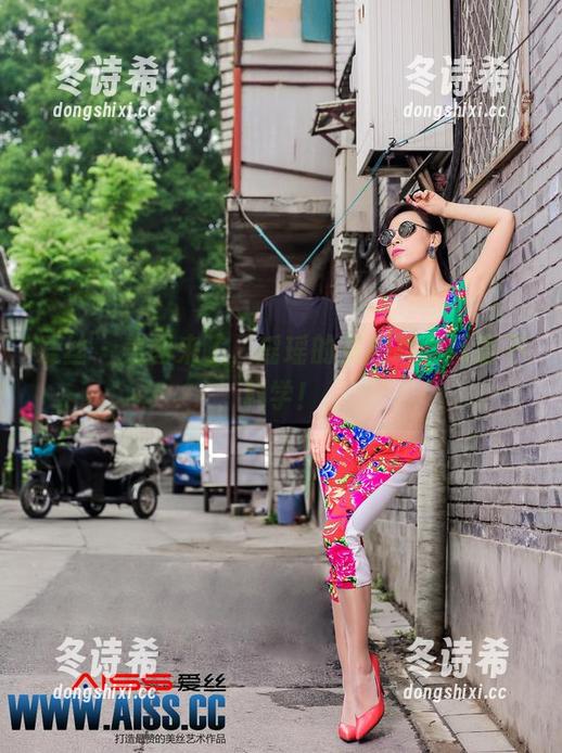 爱丝 - 美图来了，瑶瑶的美腿写真简直不科学！
