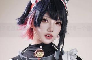 狐洛洛子私拍的慵懒白猫美图,贴心陪伴每一个慵懒午后